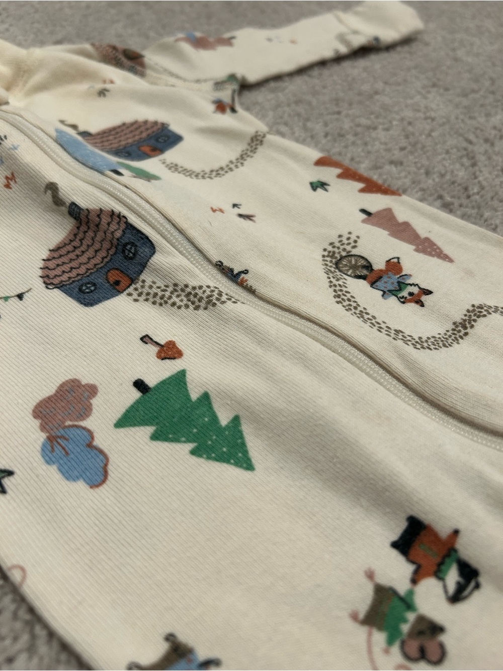 Hanna Andersson Cream Footed One-Piece Pajamas with Woodland Print 3-6 months - Picture 3 of 7